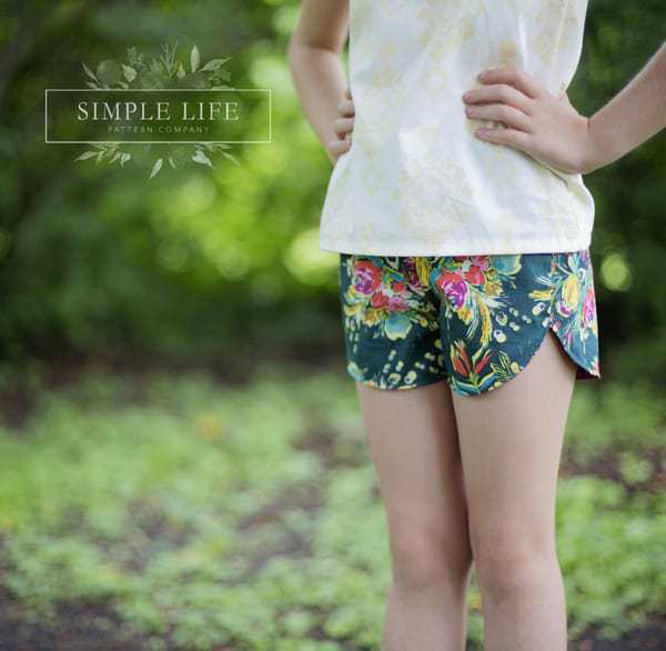 Tammy's Tulip & Ruffle Shorts. PDF sewing patterns for girl sizes 2t-12.