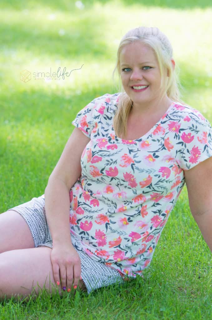 Simple Life Pattern Company on the Weekend Style Blog Tour. A book blog tour by Caroline Hulse of Sew Caroline. Tilly tee, Boardwalk shorts sewn in all knit Art Gallery Fabrics Wonderful Things by Bonnie Christine Going home to roost slpco